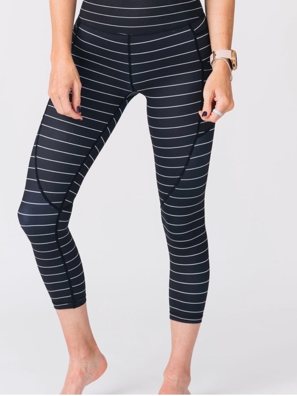 ZYIA Black Stripe Light n Tight Pocket Capri Leggings EUC (8-10) Compression
